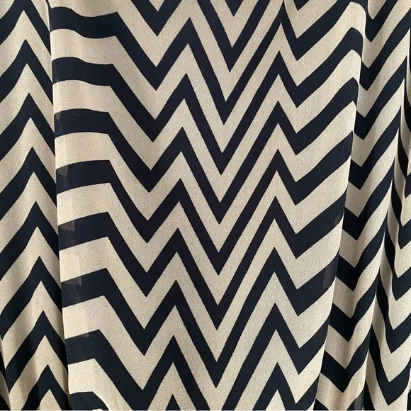 EUC Enfocus Studio casual tan and black zigzag or herringbone pattern dress - Picture 3 of 4